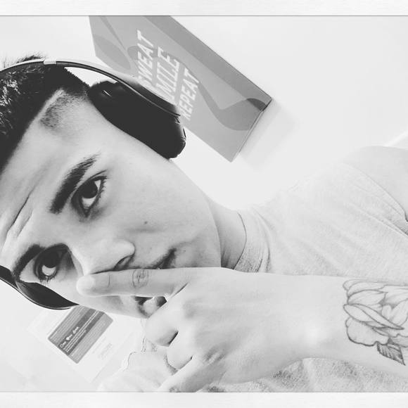 Meet your Posher, Andrew - Picture 1 of 1